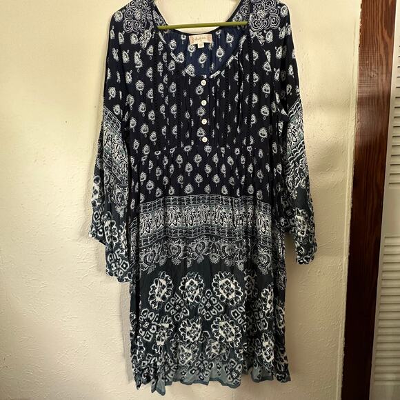 Alter'd State Woman's Size Medium Navy / White Boho Casual Floral Shift Dress - Picture 1 of 11